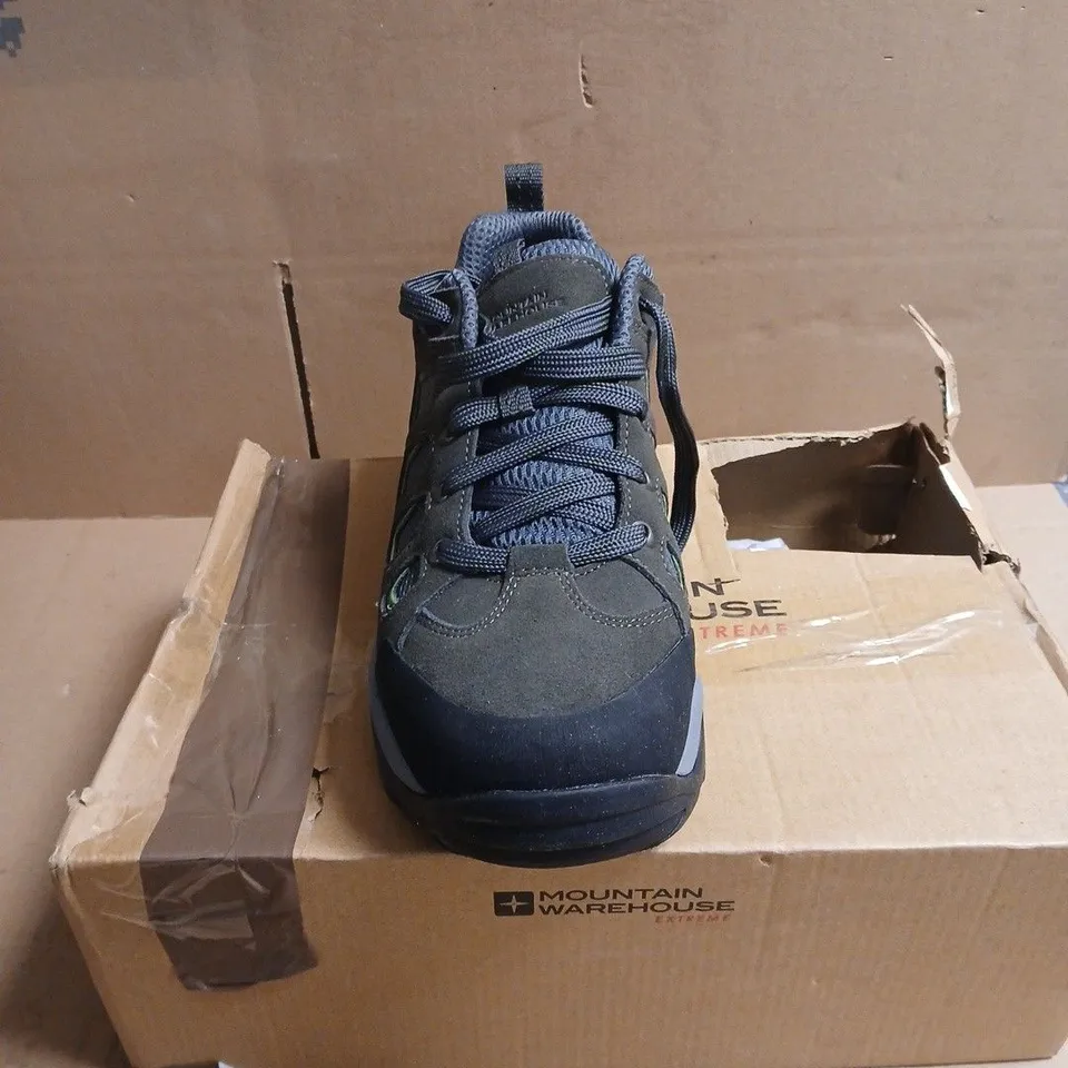 MOUNTAIN WAREHOUSE XS TREK BOOTS BOXED UK SIZE 8
