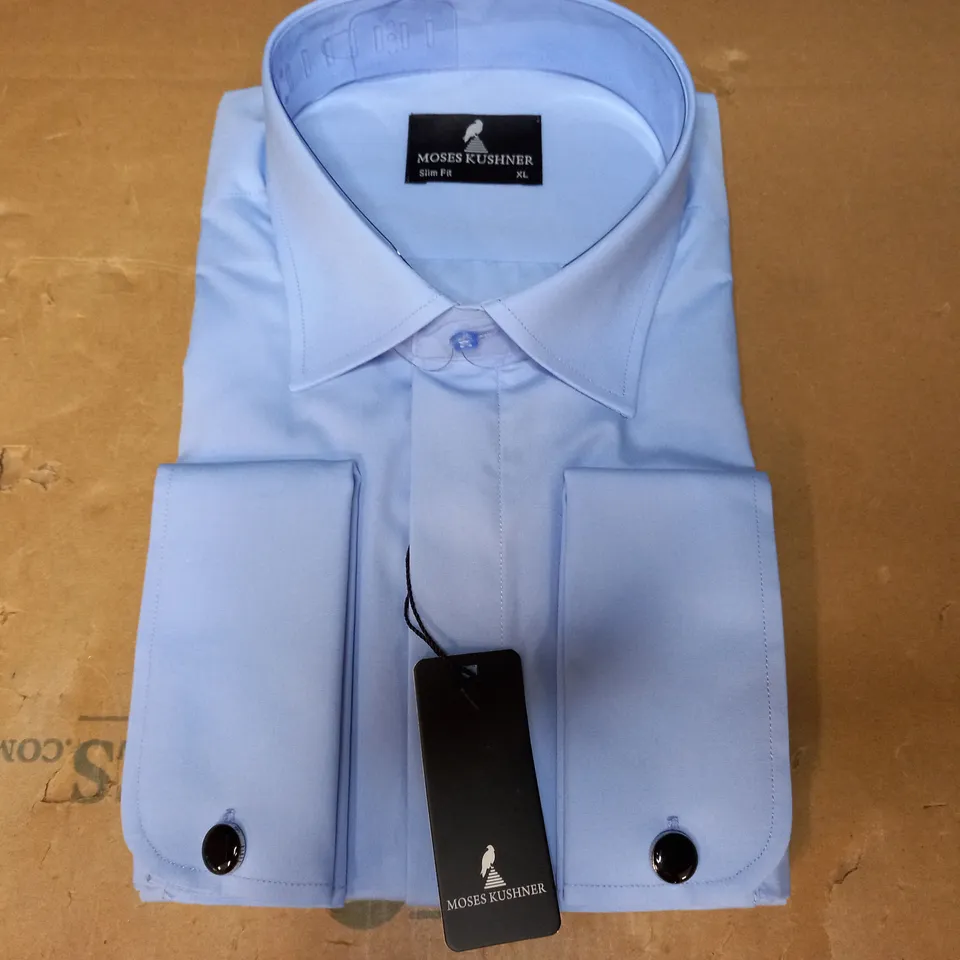 MOSES KUSHNER LOT OF 5 LONG SLEEVE SLIM FIT BUTTONED BLUE SHIRTS IN VARIOUS SIZE - 2 SMALL, 2 XL, 1 XXL  