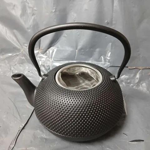 VICTOR SOLID CAST IRON 1 LITRE TEA KETTLE