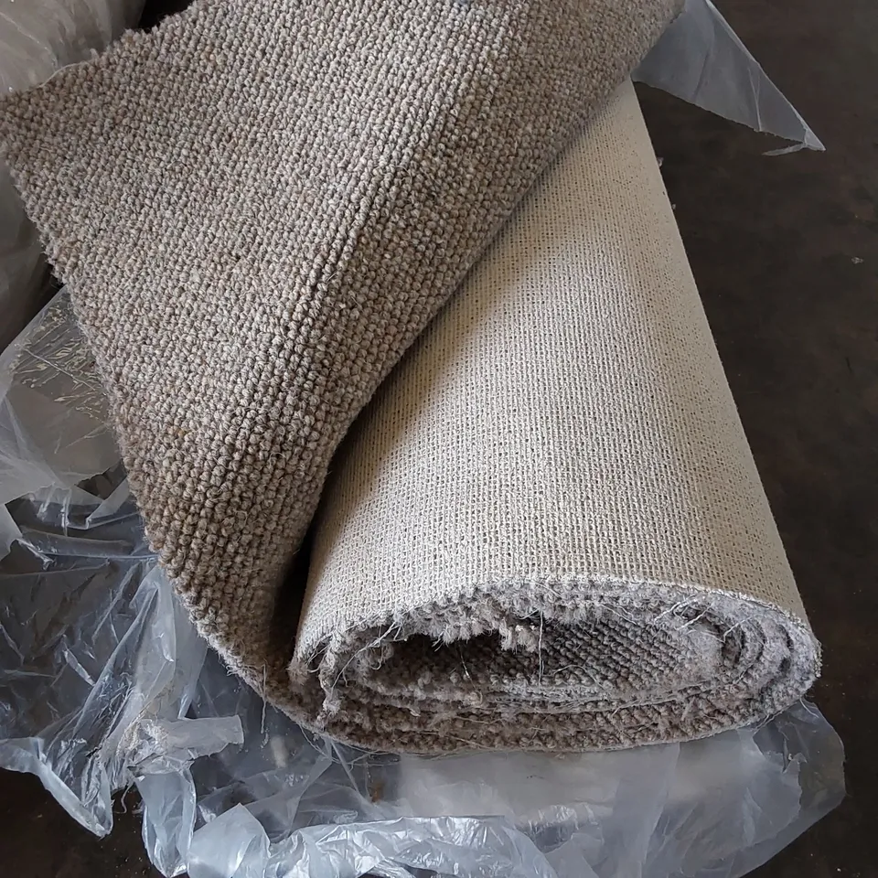 ROLL OF QUALITY SISAL WEAVE STYLE BUCKWEAVE CARPET // SIZE: APPROXIMATELY 3 X 5M