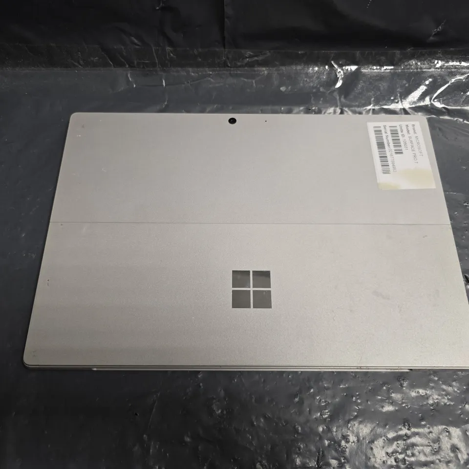 MICROSOFT SURFACE TABLET – SILVER