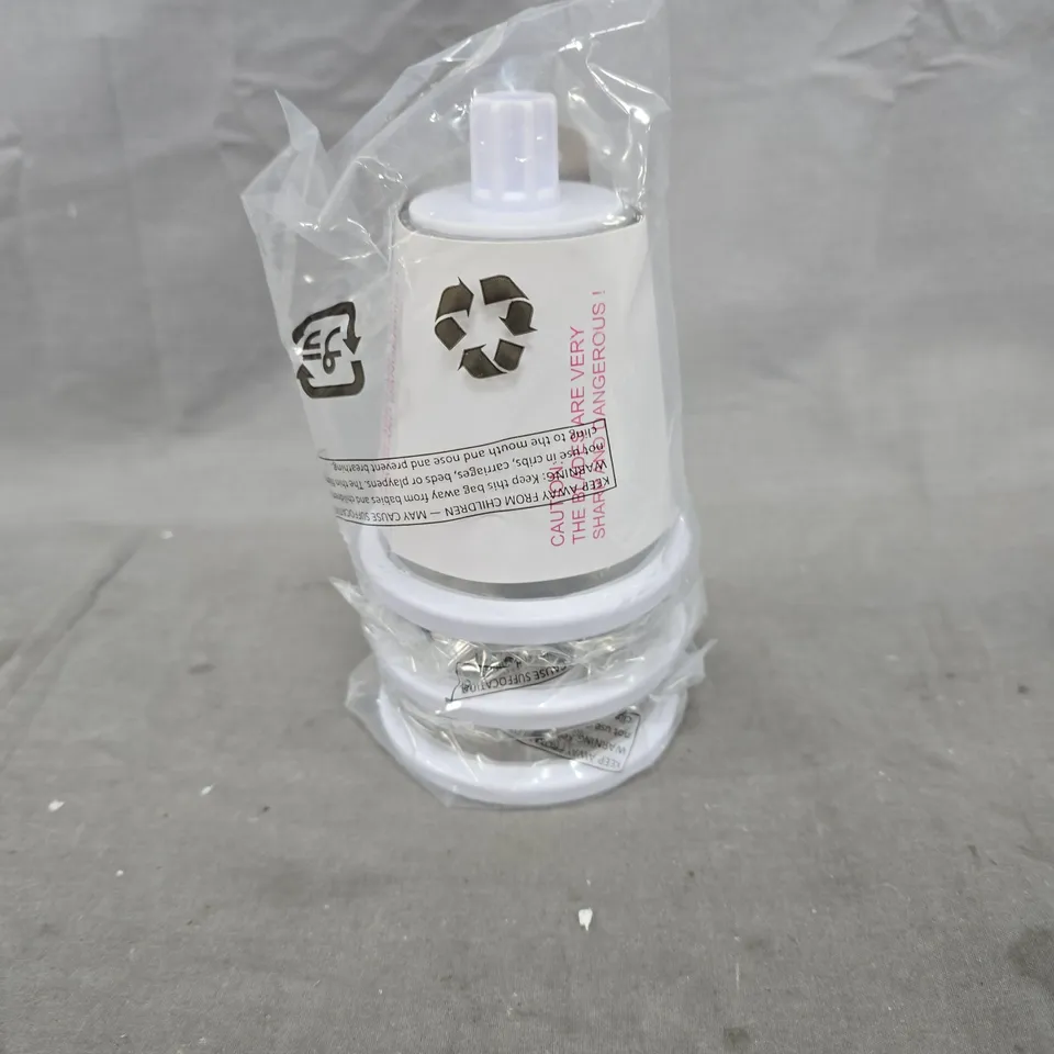 BOX OF APPROXIMATELY 12 HOUSEHOLD ITEMS TO INCLUDE: ATTACHMENTS FOR ELECTRIC CHEESE GRATER, 2X SOLAR BUTTERFLIES