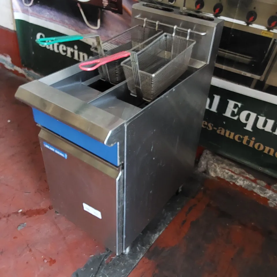BLUE SEAL GT46 COMMERCIAL FRYER 