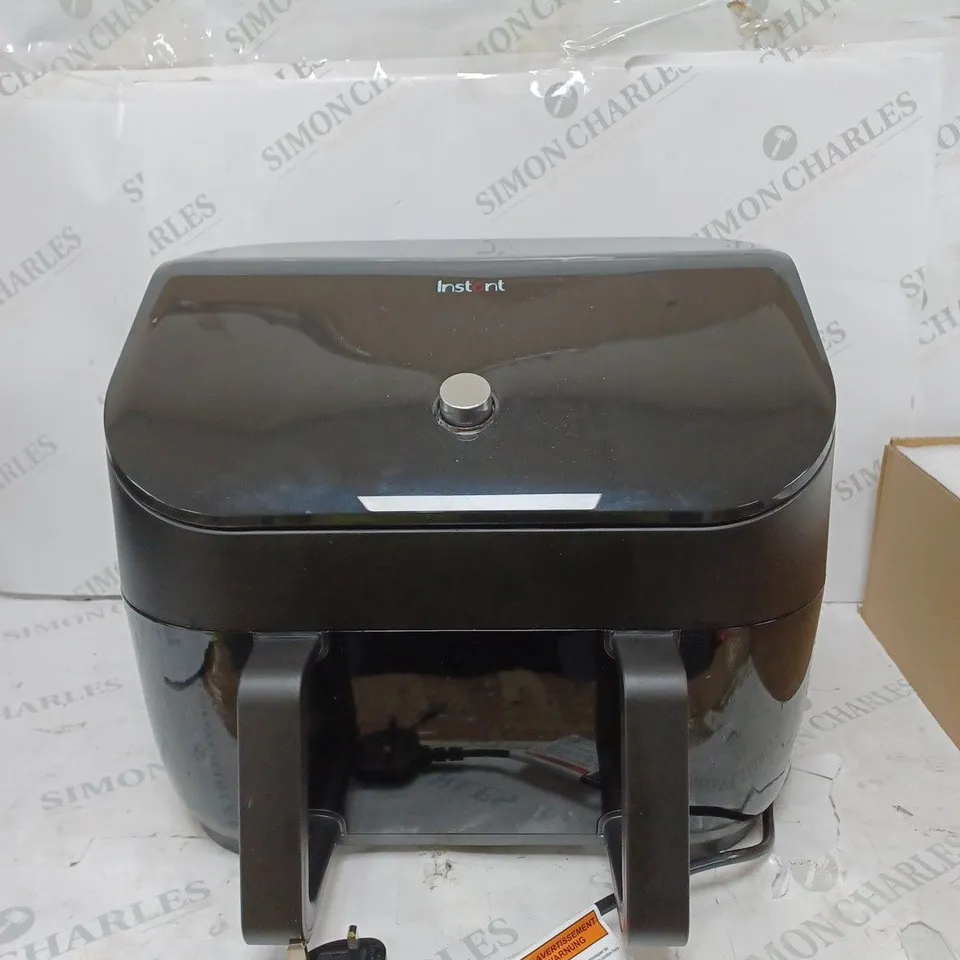 BOXED INSTANT VORTEX PLUS VERSAZONE AIR FRYER 