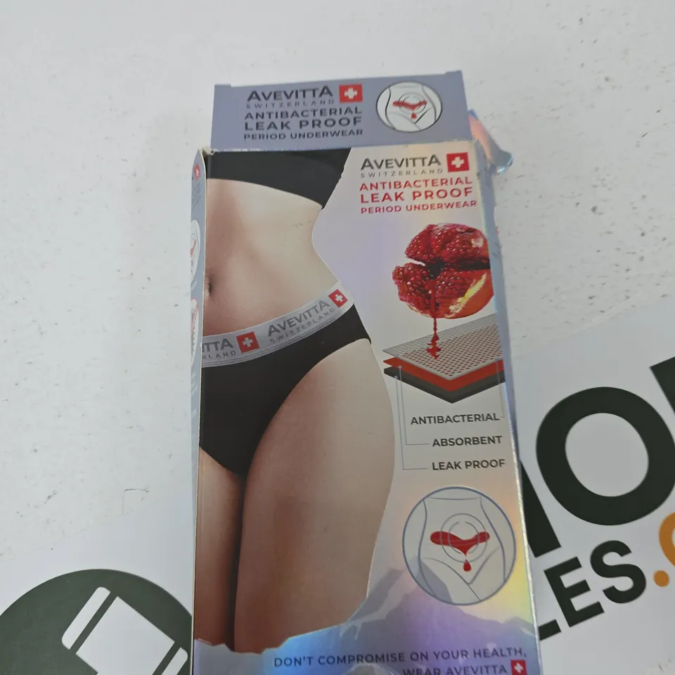BOX OF APPROXIMATELY 25 ASSORTED CLOTHING ITEMS TO INCLUDE: AVEVITTA PERIOD UNDERWEAR