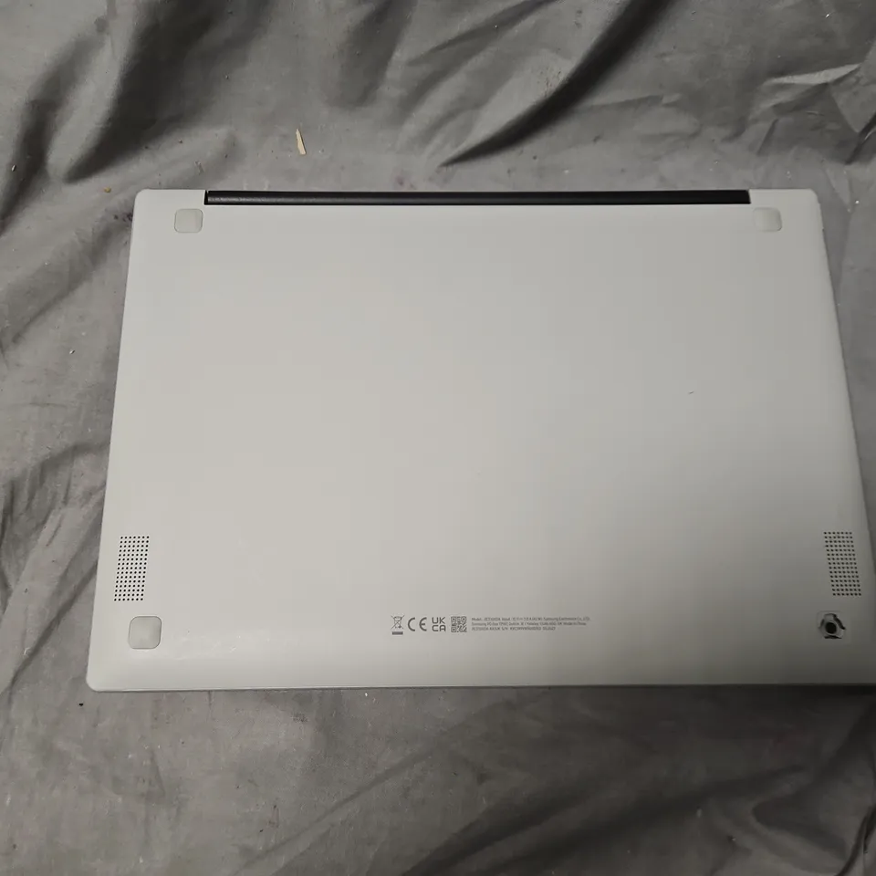 SAMSUNG XE310XDA CHROMEBOOK LAPTOP – SILVER