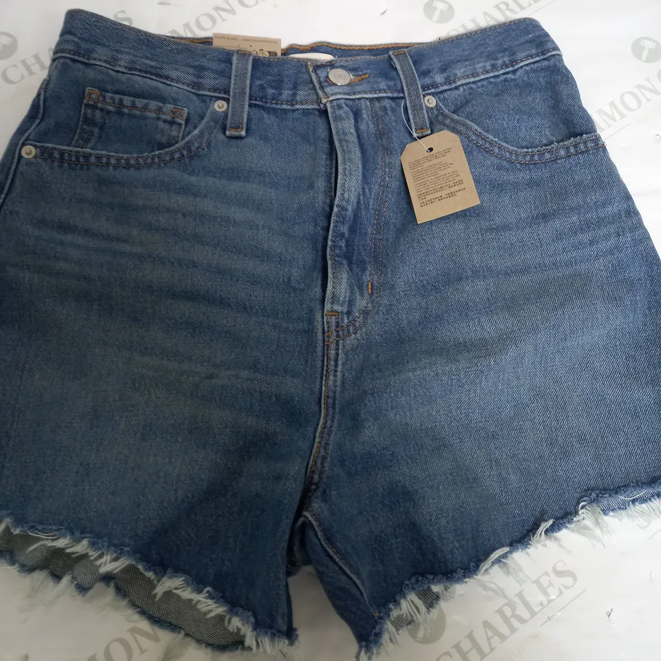LEVI'S STRAUSS HIGH WAISTED MOM SHORTS - W28