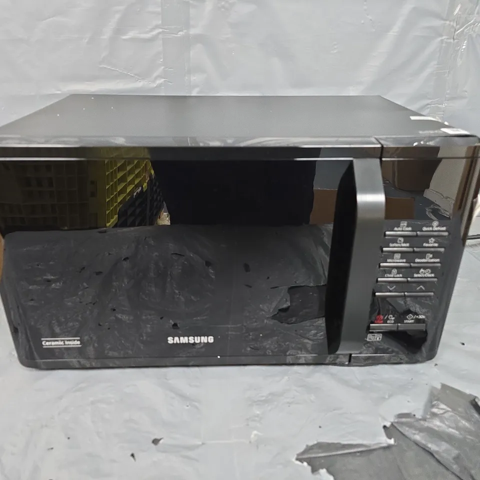 BOXED SAMSUNG MS23K3513AK/EU SOLO 23L MICRCOWAVE OVEN - COLLECTION ONLY