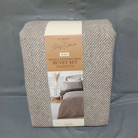 STACEY SOLOMON DOUBLE STITCHED EDGE DUVET SET IN GREY SIZE KING