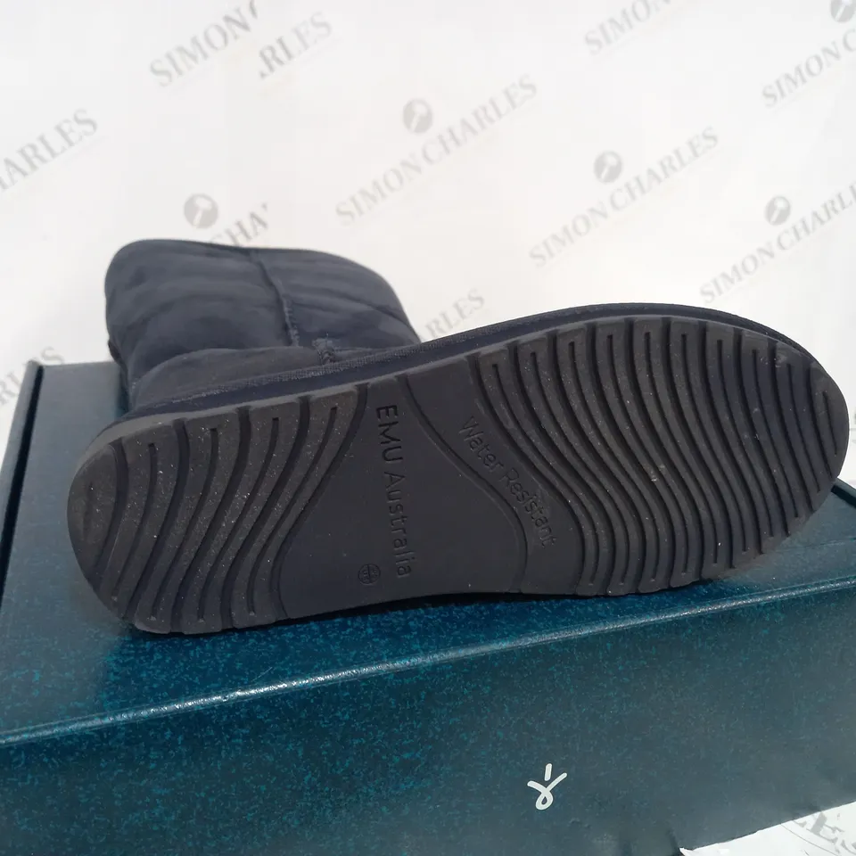 EMU AUSTRALIA "STINGER HI" WATER RESISTANT BOOTS - UK SIZE 7 BLUE