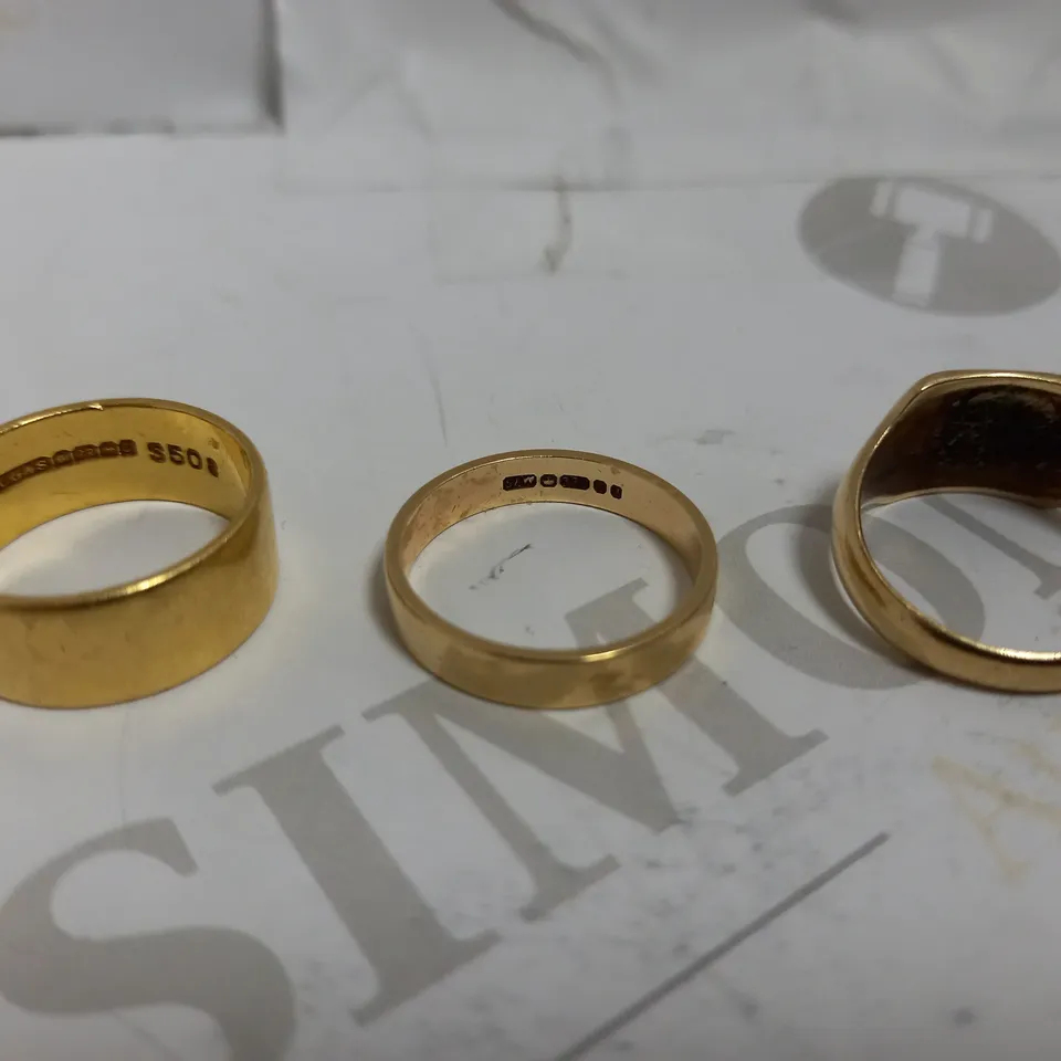 LOT OF 3 GOLD BAND RINGS 