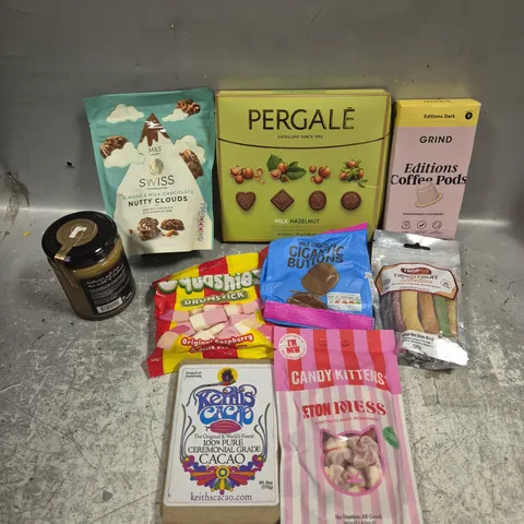 APPROXIMATELY 15 ASSORTED FOOD/DRINK PRODUCTS TO INCLUDE GRIND COFFEE PODS, SQUISHIES, SCOTTISH HONEY ETC
