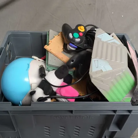 APPROXIMATELY 10 ASSORTED TOYS & GAMES PRODUCTS TO INCLUDE CONTROLLERS, TEDDIES AND MINI FIGURINES 