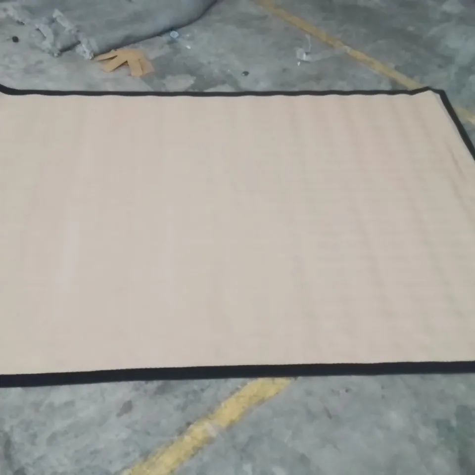 QUALITY DESIGNER AREA RUG - APPROXIMATELY 280X200CM