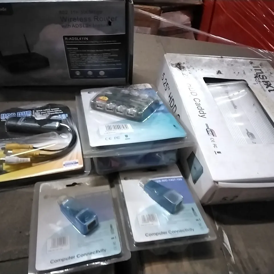 PALLET OF VARIOUS IT ITEMS 