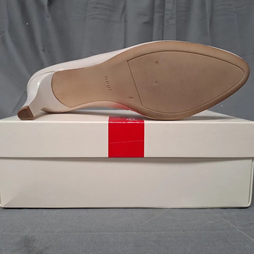 BOXED PAIR OF HOGL CLOSED TOE MID HEEL SLIP-ON SHOES IN CHAMPAGNE UK SIZE 8