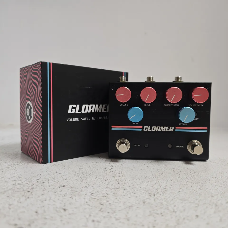 BOXED PIGTRONIX GLOAMER POLYPHONIC AMPLITUDE SYNTHESIZER AND VOLUME SWELL PEDAL