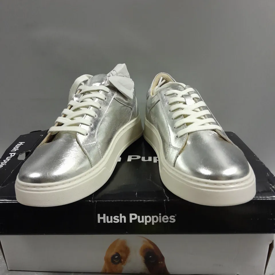 BOXED PAIR OF HUSH PUPPIES CAMILLE LACE CUPSOLE TRAINERS IN SILVER - 6