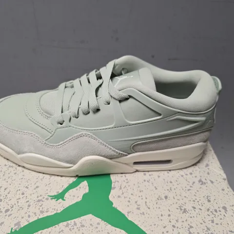 BOXED NIKE AIR JORDAN 4 RM SIZE 7