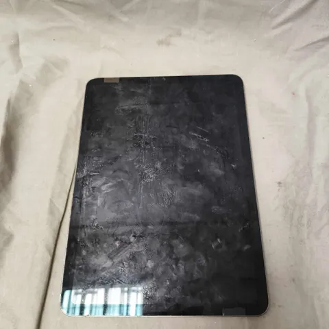 APPLE IPAD TABLET - A2588