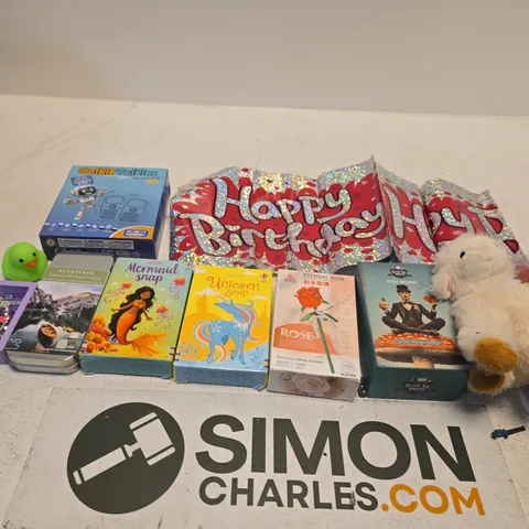 LARGE QUANTITY OF TOYS AND ACCESSORIES TO INCLUDE; UNICORN SNAP, MERMAID SNAP, BIRTHDAY BUNTING, WALKIE TALKIES, SCENTRED CHANGE OF PACE PUZZLE AND THE DARK TEA SOCIETY