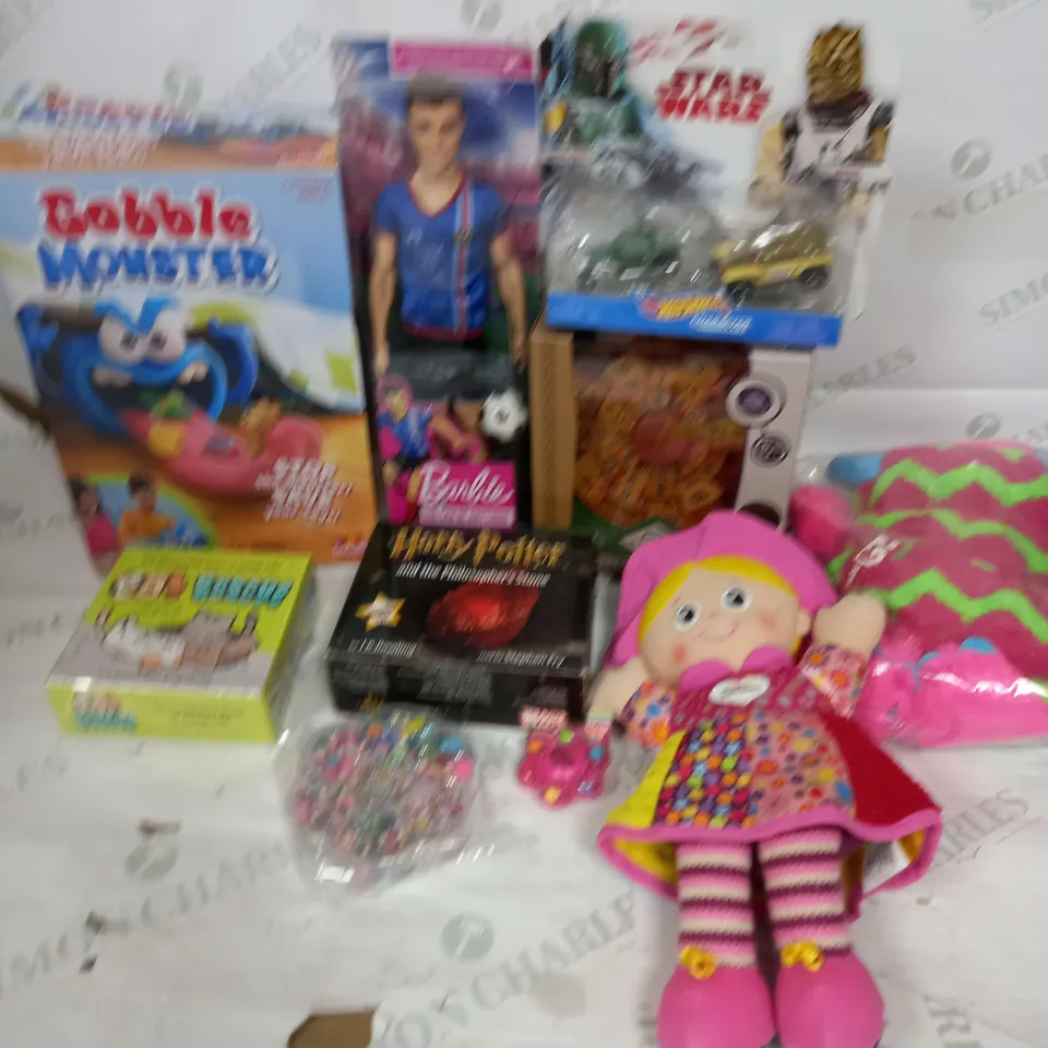 LARGE BOX OF ASSORTED TOYS AND GAMES TO INCLUDE TEDDIES, BARBIE AND STAR WARS