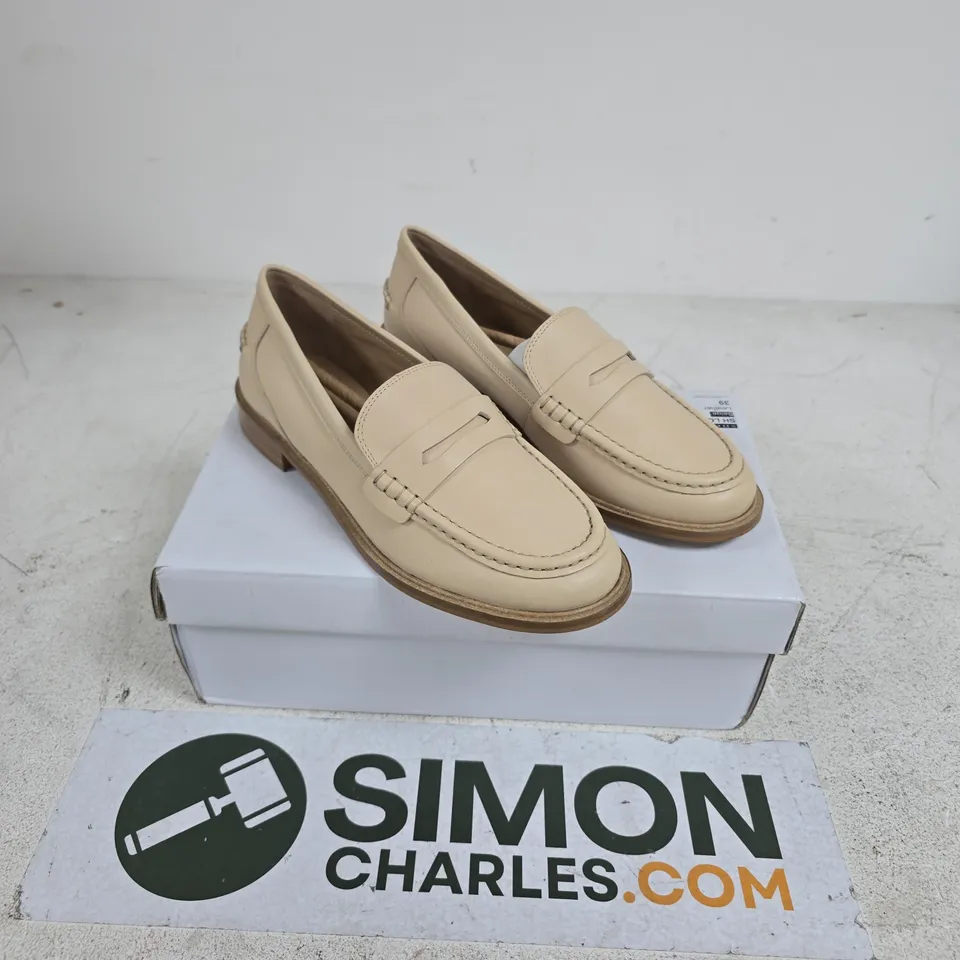 SHOON BEIGE LEATHER CLASSIC LOAFER SIZE 6