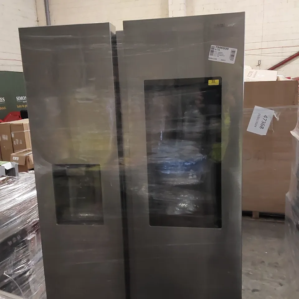 SAMSUNG AMERICAN STYLE FRIDGE FREEZER