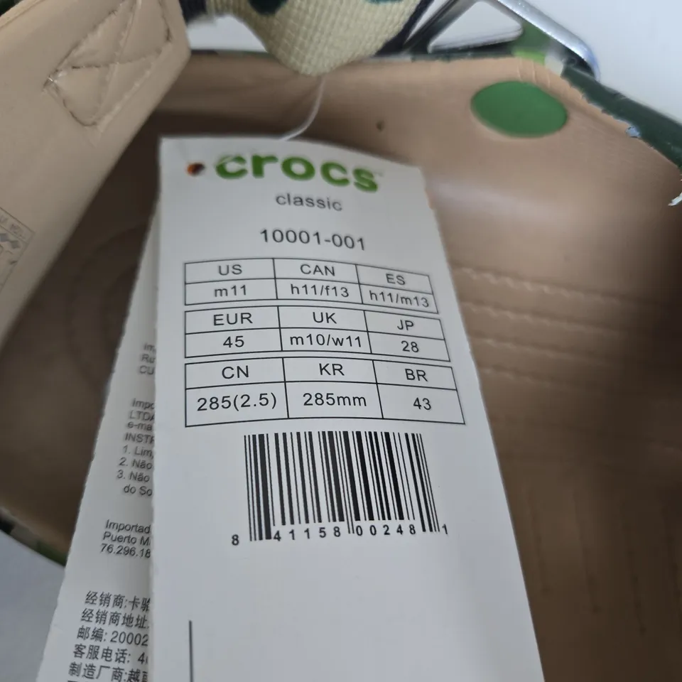 CROCS SIZE 11