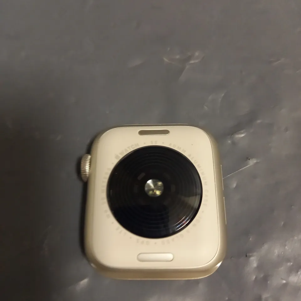 APPLE SE WATCH - 40MM - STARLIGHT ALUMINUM CASE - NO STRAP