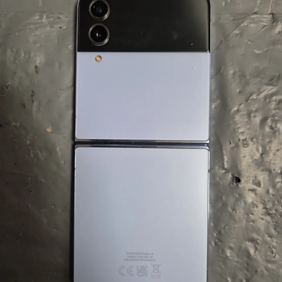 SAMSUNG GALAXY Z FLIP 4 SMARTPHONE IN PURPLE