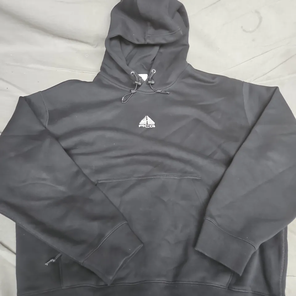 NIKE ACG HOODIE IN BLACK - MEDIUM