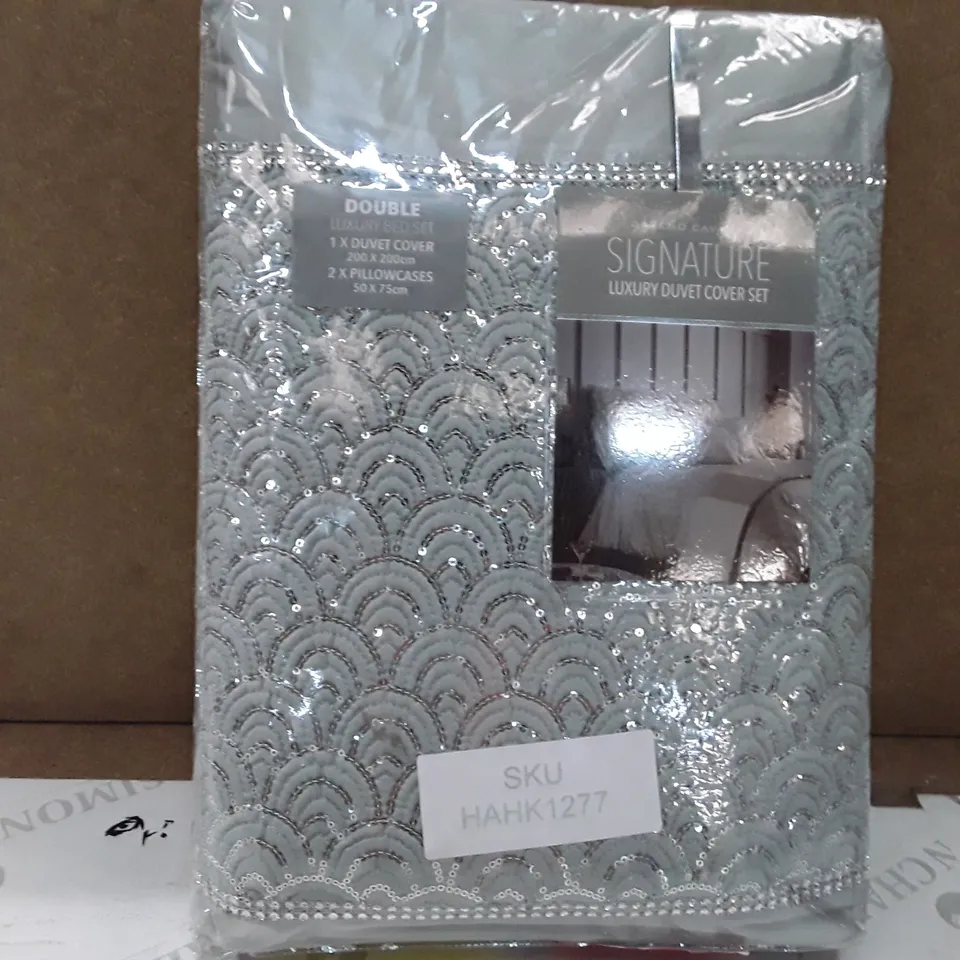 BRAND NEW GEVENO CAVILA DUVET SET - DOUBLE (DUCK EGG )