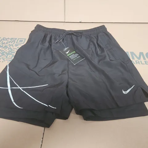 NIKE MEN'S BLACK ATHLETIC SHORTS - SIZE L