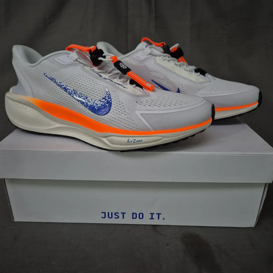 BOXED PAIR OF NIKE PEGASUS EASYON SHOES IN WHITE/MULTI UK SIZE 9.5