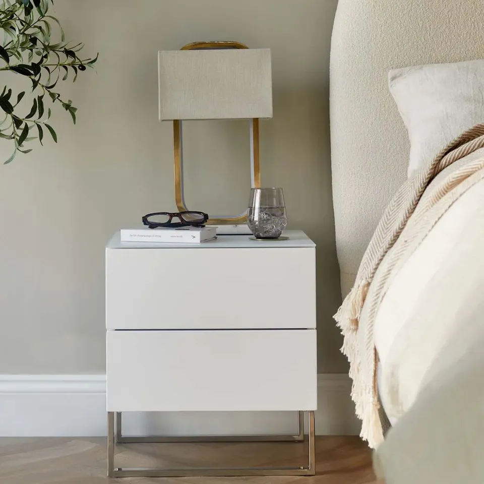 BOXED DANETTI BENTON WHITE 2 DRAWER BEDSIDE TABLE WITH CHROME LEGS