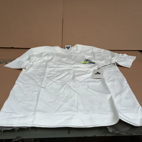 NIKE PALACE TRI SWOOSH WHITE T SHIRT MEDIUM TAGGED