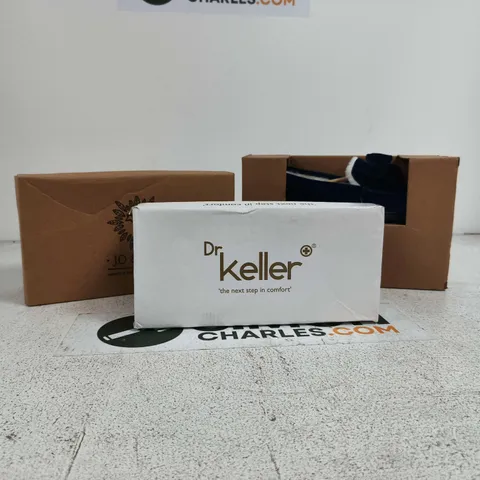 BOX OF APPROXIMATELY 12 ASSORTED FOOTWEAR ITEMS TO INCLUDE DR KELLER, JO AND JOE SLIPPERS ETC