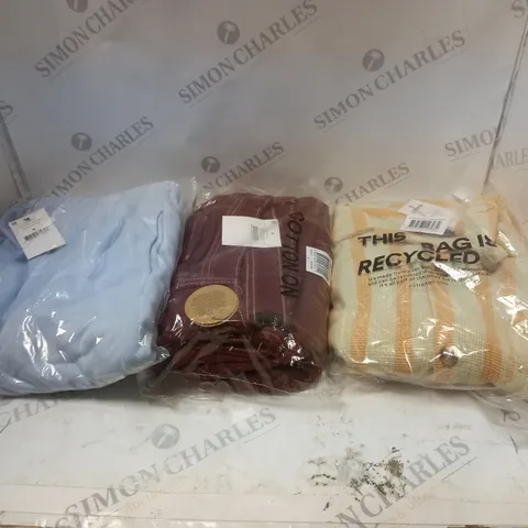 BOX OF APPROXIMATELY 10 ASSORTED CLOTHING ITEMS TO INCLUDE JACKETS AND SKIRTS