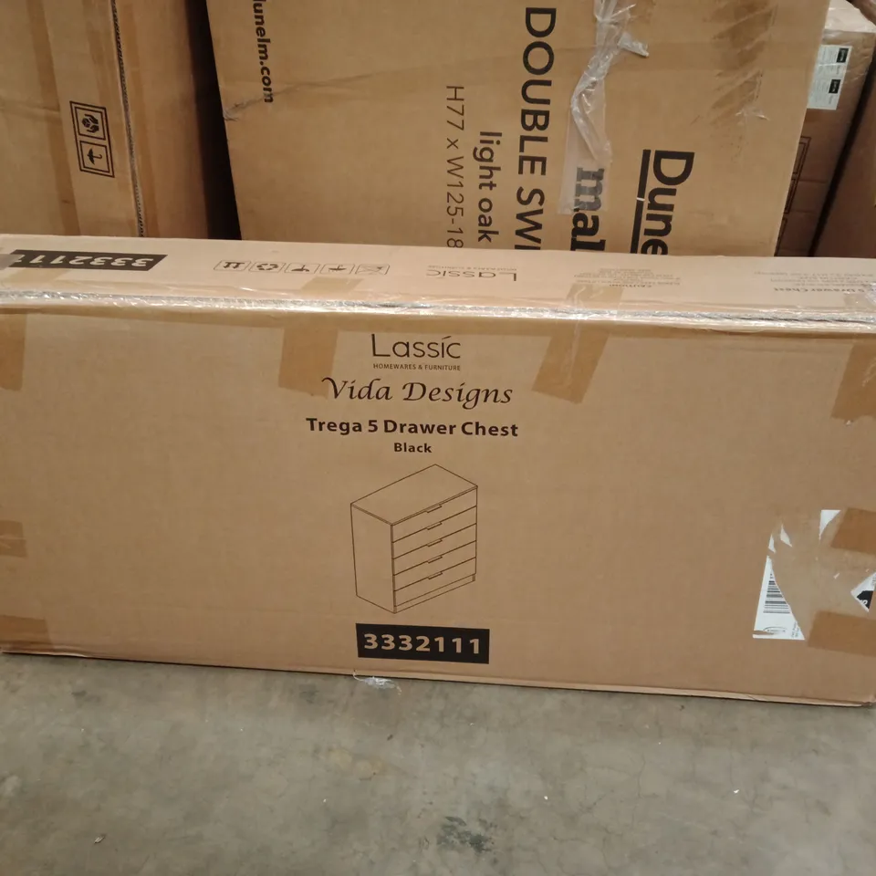BOXED VIDA DESIGNS TREGA 5 DRAWER CHEST OF DRAWERS IN BLACK (1 BOX)
