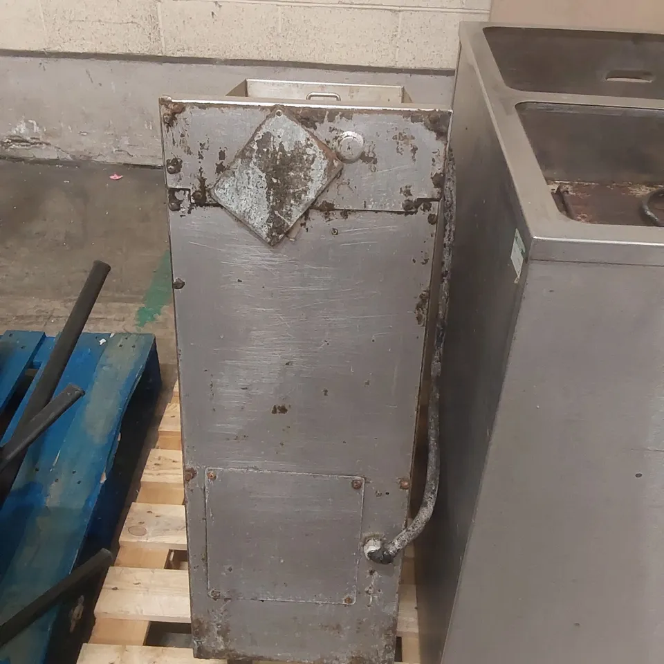 M LINE PLUS COMMERCIAL ELECTRIC FRYER