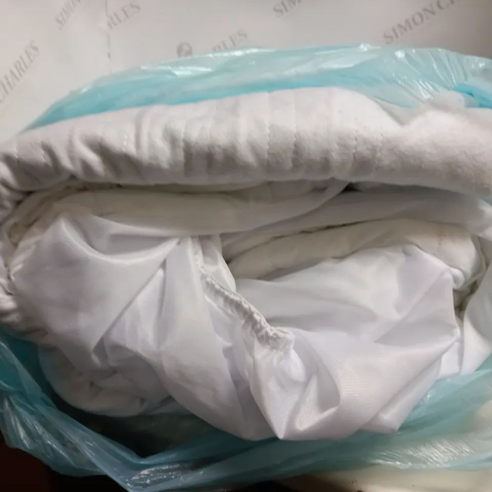 HEATED MATTRESS PROTECTOR - SIZE UNSPECIFIED