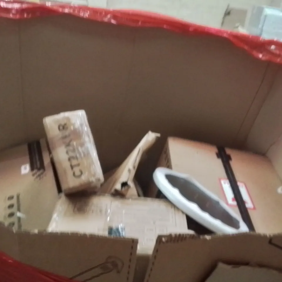 PALLET OF ASSORTED HOUSEHOLD GOODS AND PRODUCTS TO INCLUDE;TOILET SEAT,SIDE TABLE,CLASSIC ARCADE STATION