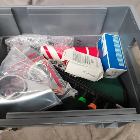 APPROXIMATELY 12 ASSORTED VEHICLE PARTS & ACCESORIES 