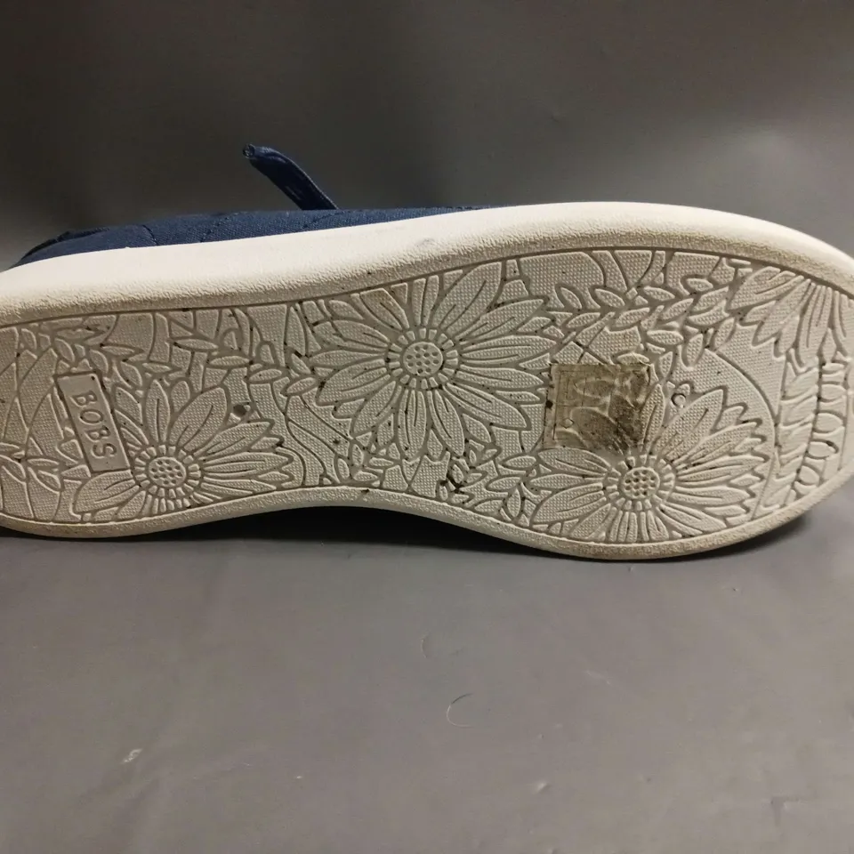 BOB'S FROM SKECHERS LACE UP PUMPS BLUE SIZE 6