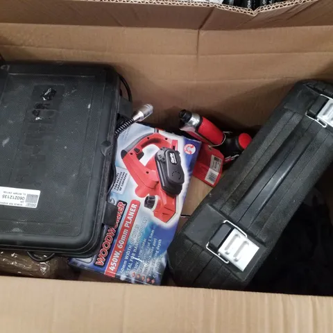 BOX CONTAINING ASSORTED SCRAP ITEMS INCLUDING 60MM PLANER, 150MM AIR HAMMER, 130W ROTARY TOOL & 18V LI-ION STAPLER/NAILER 