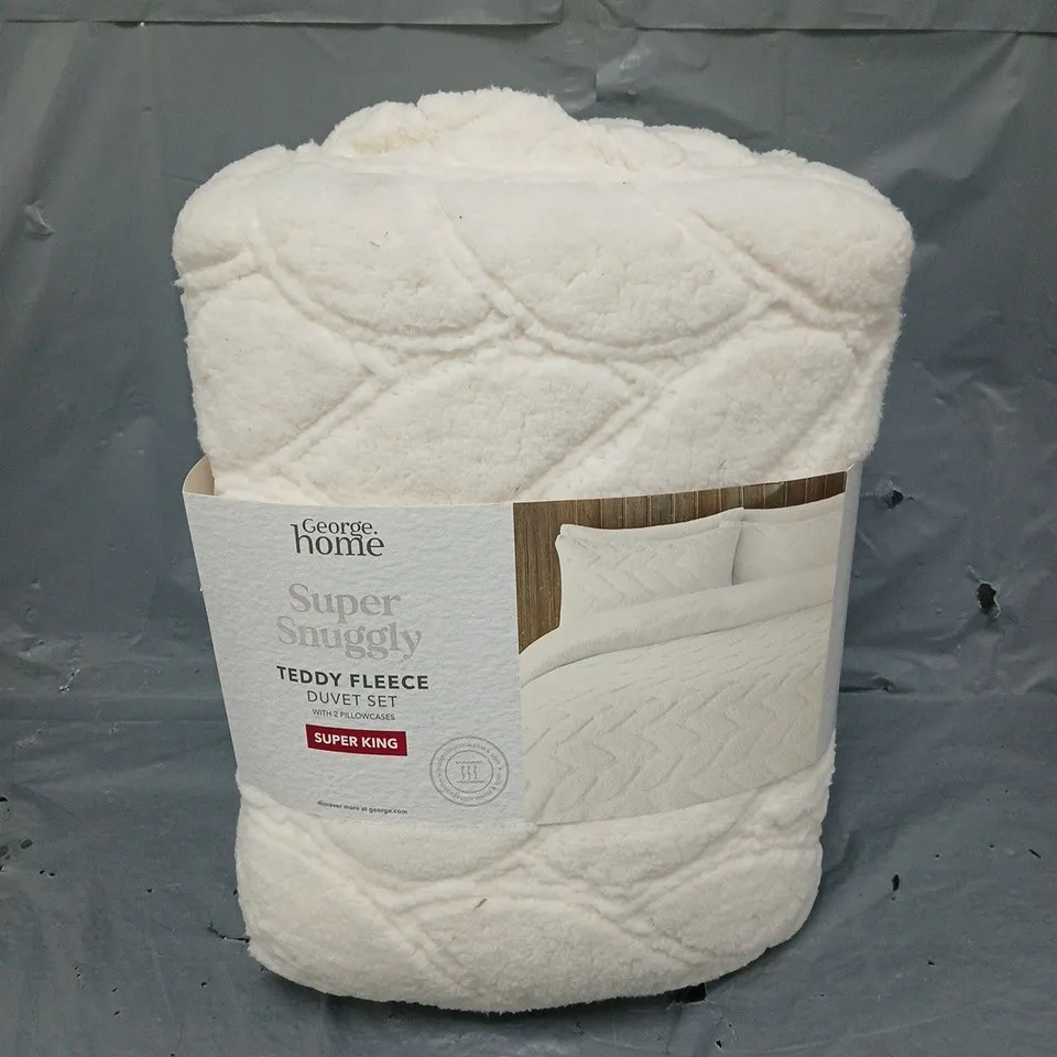 SUPER SNUGGLY TEDDY FLEECE DUVET SET IN CREAM SUPER KING SIZE
