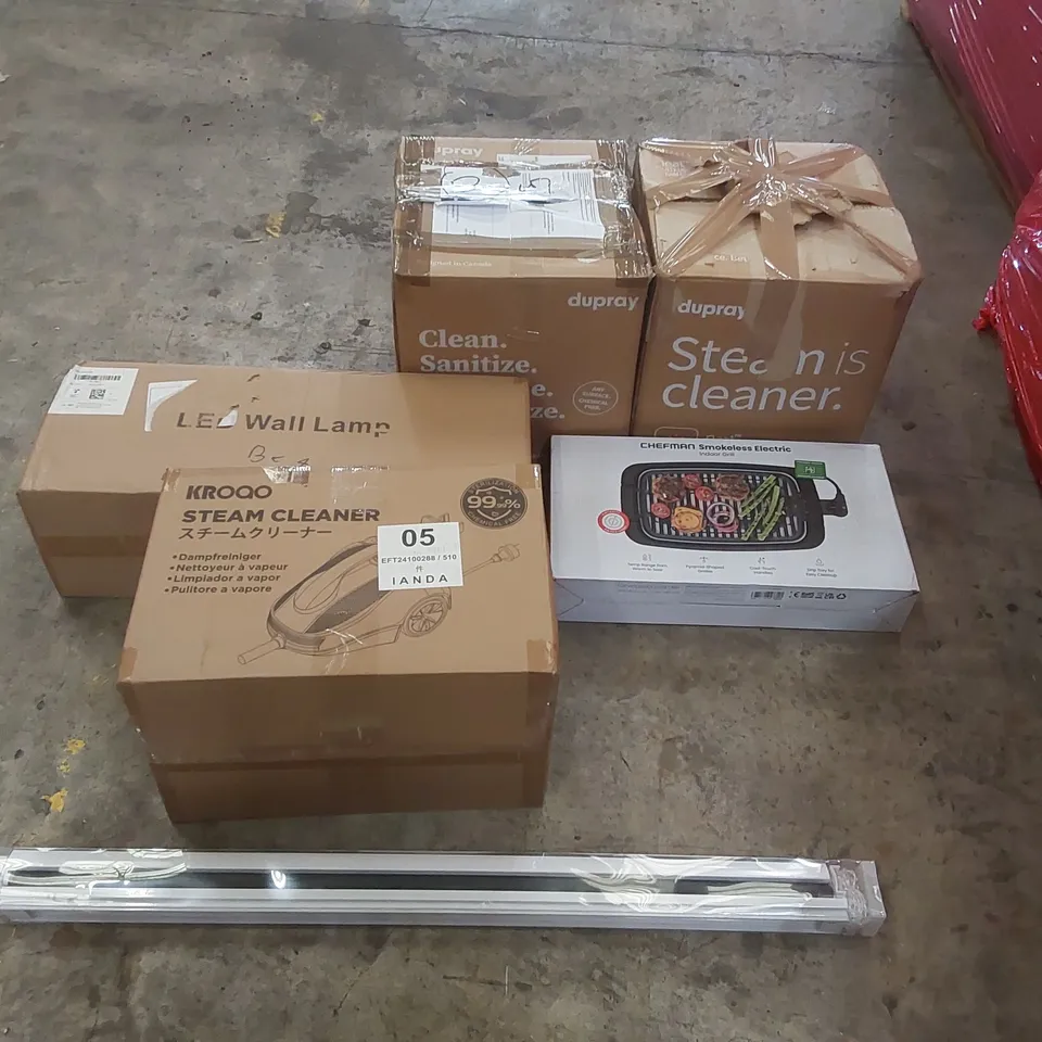 PALLET OF ASSORTED ITEMS INCLUDING: STEAM CLEANERS, BLINDS, SMOKELESS ELECTRIC GRILL, LED WALL LAMP ECT