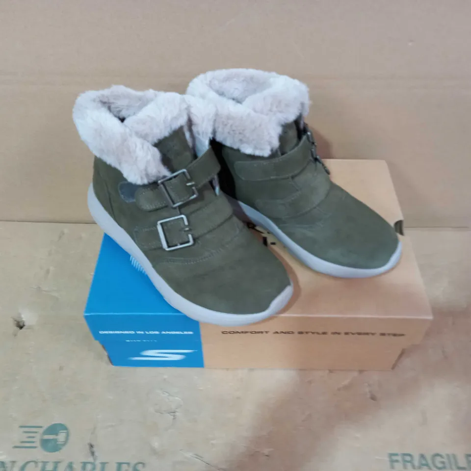 BOXED PAIR OF SKECHERS - SIZE 3