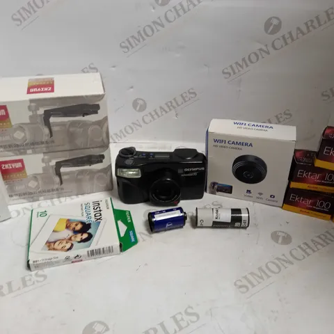 LOT OF APPROXIAMTELY 10 CAMERA ACCESSORIES